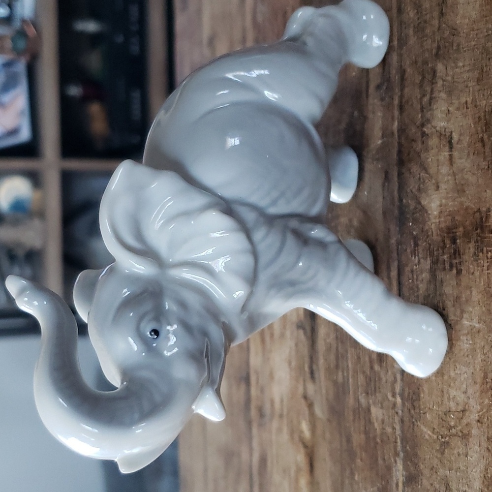 Otagirl Japan Vintage Gray Ceramic Elephant.
